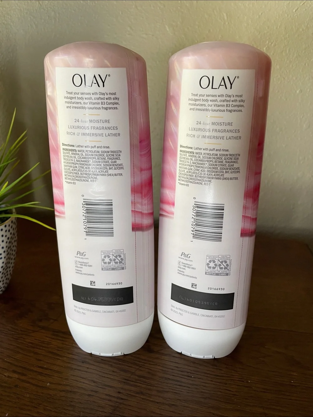 OLAY Indulgent Moisture Body Wash - Rose and Cherry Crème Scent